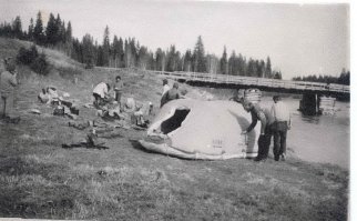 Красивая река и красивая природа. Сплавлялись по ней в мае 1983года.