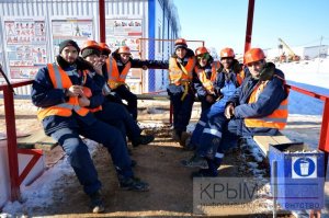 Импортозамещения, говоришь? :)
Достаточно одной фотографии понять, кто как всегда и везде всё строит.