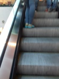 Да тут очевидно, что девушка работает в этом же здании.