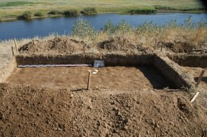 Белые археологи делают раскоп вроде этого. И это дело далеко не одного дня...