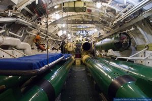 тесно ему ...да что ты знаешь о тесноте?