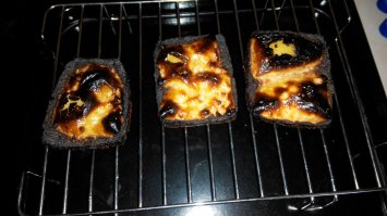 А вот так я себе горячие бутерброды приготовил :)