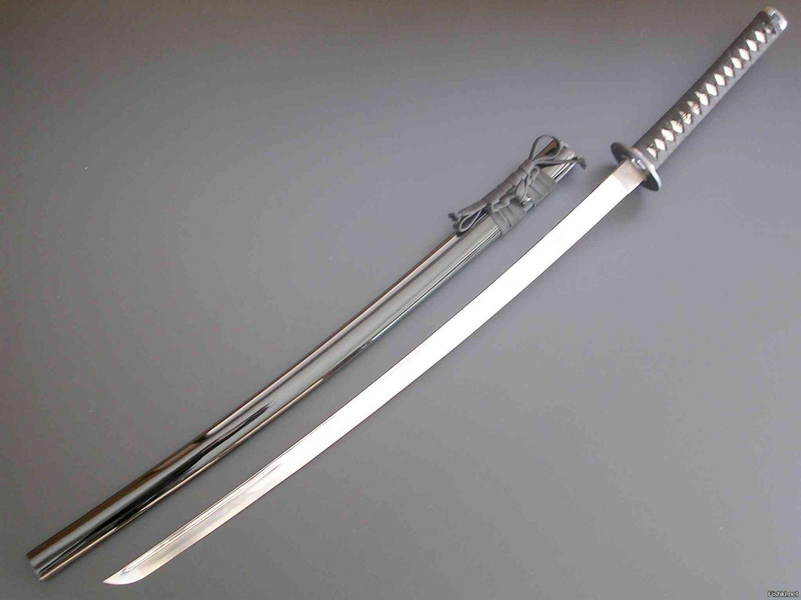 По-ходу, "знаток японских клинков" не в курсе, что меч от Мурасамы выглядит так: