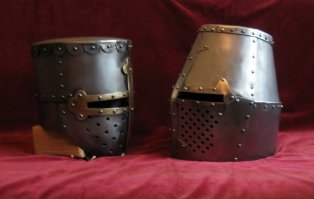 И чё? Больше интересно было бы про великие завоевания внешние Японии, как они скажем своими не превзойденными саблями на право и на лево пластают рыцарей в миланских доспехах, например как поляки при Грюнвальде.  Вот бы было круто услышать, реальная японская сабелька против обычного рыцаря Священной Римской империи одноименного 15-го века, ну или хотя бы кого ни будь сопоставимого по вооружению и латам. А так все это, без конкретных примеров непобедимости японской сабли по говеным обычным Европейским доспехам там, ну или на худой конец по тяжелым Мамлюкам - не интересно, нет главного.  Вот в школу рейнского меча и мечников верю. В Польских рыцарей и Грюнвальд-Таннеберг блин просто легенда. Чешские сиротки - круть. Шведские рыцари - 30 летняя война блин ух замес... Испанские терции - испанская сталь, пехота прошибающая латников которых аркебузы не берут.  А вот в то, что японская сабелька самая сабелька из всех сабелек - хочу увидеть адекватную картинку, вот этой самой сабелькой да по рейнскому шлему - горшку, а ответик в зад ниндзе рейнским мечом с балансиром у кисити, так, что можно было и проколоть панцирь и в глазницу острием идеального - эталонного лезвия воткнуть и дурака без лат располосовать одной рукой до жопы.