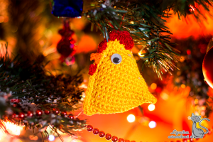 Ну и для настроения две фотки с игрушками.
Одну игрушку сделал сам (та что желтый символ года) а вторая подарок =)