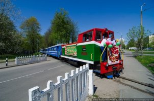 Детская железная дорога -Минск. Парижане могли бы сделать нечто подобное,и было бы круче чем в Минске.