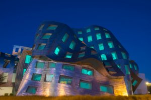 Эта внутреннее оформление стен предлагается для следующих зданий: