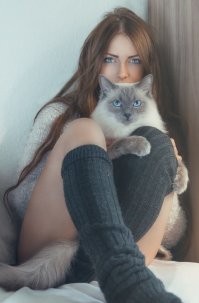 Мне больше понравилась эта фотка, очень они похожи.