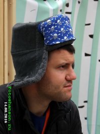 Люди в позитивных шапках, спасибо, что поднимаете настроение зимой!