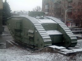 Британские танки Mk.V в Луганске — два танка британского производства Mark V, установленные в качестве памятника Гражданской войне в Луганске.   Танк «Дерзкий» в составе белой ВСЮР в 1919 году. Танки был поставлены союзниками в Вооружённые силы Юга России весной 1919 года, и затем был зачислены в Русскую армию Врангеля в Крыму. Потом в качестве военного трофея они попали в руки РККА после боев на Каховском плацдарме осенью 1920 года, где из 60 участвовавших в сражении танков со стороны белых более-менее неповреждёнными и захваченными красными оказалось около 30 танков. После этого танки поступили на вооружение в РККА. Часть снятых в 1938 году с вооружения Mark V, согласно распоряжению К. Е. Ворошилова, была распределена по нескольким городам СССР:   Танки считаю необходимым использовать следующим образом: 1. «Рикардо» [так, по названию модификации двигателя, именовали в СССР танки Mark V] в количестве 14 штук передать по два городам: Смоленску, Ростову-на-Дону, Харькову, Ленинграду, Киеву, Ворошиловграду и Архангельску для использования их как исторические памятники гражданской войны. В Луганск попали танки с заводскими номерами — № 9186 (который в армии белых имел собственное имя — «Дерзкий») и № 9344.  На данный момент танки типа Mk.V, кроме Луганска, сохранились ещё в Харькове (один танк типа «гермафродит») и в Архангельске (один танк типа «самка») и один «самец» в Кубинке. Находящиеся в остальных городах танки были утрачены. Луганские танки тоже были под угрозой уничтожения: по воспоминаниям очевидцев, в конце 1950-х годов, на волне раскритикования К. Е. Ворошилова, поступило указание снять танки с постаментов и отдать на переплавку. Однако, по инициативе рабочих Луганского тепловозостроительного завода оба танка были закопаны в землю прямо на заводской площадке для хранения металлолома. После прихода к власти Л. И. Брежнева танки были восстановлены в качестве памятников. Луганские танки расположены симметрично за Краеведческим музеем, являясь продолжением мемориального комплекса «Памятник Борцам Революции». В 2007 году при содействии английской стороны было принято решение отреставрировать танки,  которые после реставрации были возвращены на своё первоначальное место.
