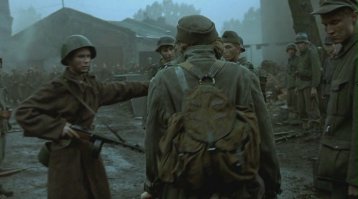 А это мы Берлин взяли. Фото реально мое (советский солдат с ППШ).