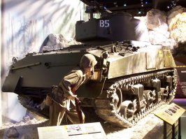 Не так всё просто. Рация завязана на отделение-взвод-роту. Настраивать частоты, и занимаься прочей ерундой в бою, никто не будет. С приданной техникой общаются по телефону на корме. Причём этой фиче в обед сто лет, но не для наших танков. Осознали пользу только к "Армате". На ней есть.