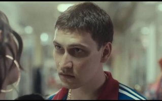 Берите пример:

- Слышь! Глаза у тебя красивые...
- Я в курсе...