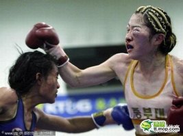 Девки,ну куда вы лезете,какой бокс?мма?не женское это дело,зачем себя увечить???танцы,фитнес,попу качайте,полезнее будет)))