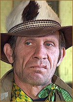 Очень похож на Олега Емцева с Маски-Шоу