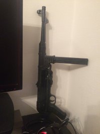 Пистолет-пулемет МР-40 на чердаке