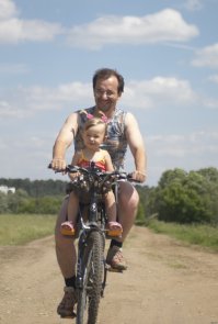 Я вот с дочей.  .  .