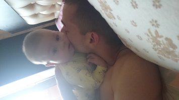 Отцовская любовь: Лучшие фотографии отцов с маленькими детьми