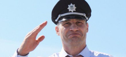 "что Козловкий гей, или вы завидуете???? тупые идиоты,"
