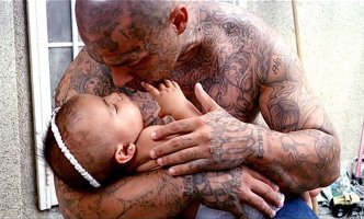 Отцовская любовь: Лучшие фотографии отцов с маленькими детьми