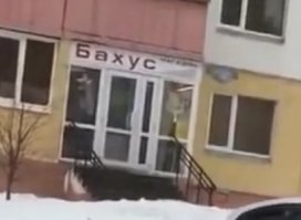 Плохо утром 1 января было даже шлагбауму