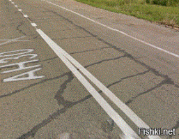 Там двойная сплошная переходит в пунктир. Вот для примера участок у нас на федералке, недалеко от нашего города (также на перекрестке, переходит в полосу разгона):