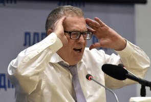 Думаешь, эти сережки в форме ушей — жуткие? Так это мы еще кольцо не показали!