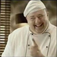 Эта рыбка с золотым сердцем несколько месяцев помогала своему больному соседу выживать в аквариуме