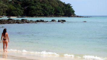 Согласен что Пхукет прекрасное место, но для меня на "Пхукете" лучший пляж и отдых на островах Пхи Пхи )) фото делал сам, не стырено.