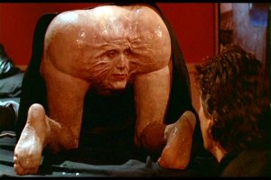 Думаешь, эти сережки в форме ушей — жуткие? Так это мы еще кольцо не показали!