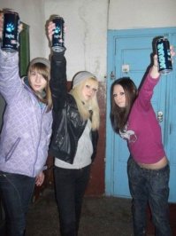 а у меня большие сомнения по поводу героизма нынешней молодежи .. либо такие ,либо такие 
и кто сможет быть ,как Лиза ?