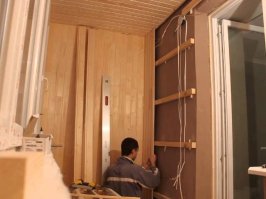 По моему - самая идиотская вещь, которую может в своей жизни сделать неуемный рукожоп (и к этой цели цели почему то стремятся большинство рукожопов) - это обшить квартиру вагонкой!