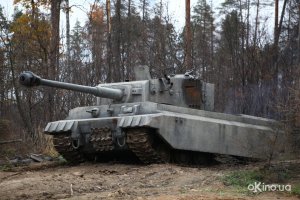 Массовый зритель хавает всякие самоделки,вот киношники и расслабились...хотя,28 Панфиловцев порадовали,на фоне остальных)))