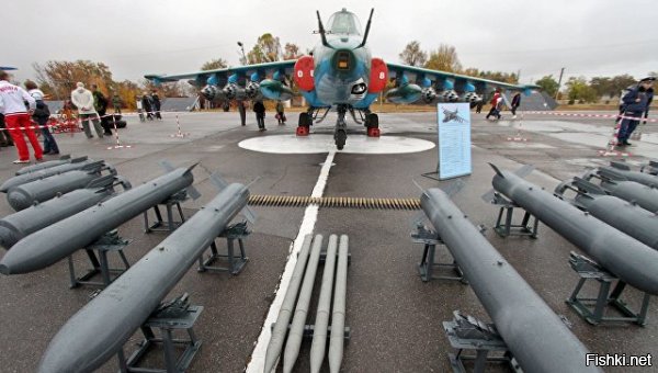 Президент Киргизии собирается закрыть российскую военную базу.

 Президент Киргизии Алмазбек Атамбаев считает, что российская военная база "должна уйти" из страны после того, как истечет срок договора.
