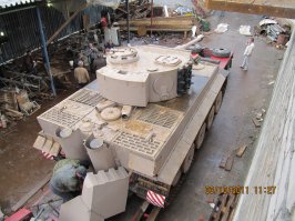 По поводу исторической копийности при СССР,согласен,а сейчас можно всё на компьютере смоделировать...ленятся гады,а по поводу бюджета...мужики из подручного материала сделали...по Сталинораду,Штуг похож,но вот эпизод,когда его подбили рикошетом,у меня вызывает сомнения)))