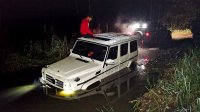 Чем круче джип,тем дальше бежать за трактором