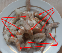 хмм ...

1.
вот вы пишите:

и тут же выкладываете эту фотографию

для "тех кто не в теме" я поясню: мясо креветки БЕЛЁСО-ПРОЗРАЧНОЕ, белым с красными сегментами оно становится после варки (производителем) и то, что вы не варили креветок не о чем не говорит - это за вас сделали на заводе.

2.
жаренные креветки

не спорю - они и без сыра/яиц/сливок весьма не плохи на вкус, но ...
... НО вы почему то умалчиваете об "аромате" который распространяют жаренные креветки в процессе жарки, или в вашей семье это способ "разбудить всю семью в один момент"?
или с бодуна обонятельные рецепторы отключаются?
и да, "запах" (многие употребляют слово "вонь") жаренных креветок впитывается в обои и занавески и весьма долго выветривается из кухни

в общем блюдо скорее всего ВКУСНОЕ, но не для завтрака и не для приготовления в квартире.

з.ы. если кто то всё таки решит приготовить блюда на основе жаренных креветок, то примите совет: жарить креветки стоит на оливковом масле - оно не передает своего вкуса креветке в отличии от подсолнечного.