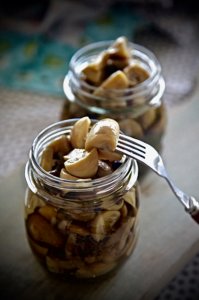 Вчера сделал. Результат неплохой, на 8 из 10.  Нужно применять больше специй, например, гвоздику и мускатный орех.
Фотопруф готовки прилагаю.