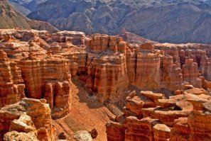 Долина замков, Чарынский каньон, Алматы.
Один из самых известных и красивых природных достопримечательностей Казахстана - Чарынский каньон, расположившийся на отрогах Тянь-Шаня, недалеко от границы с Китаем.