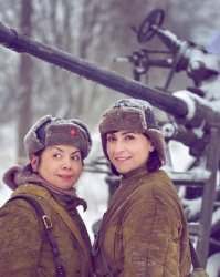 да, наверное можно, есть несколько "НО", сами видели на БТРе 200 руб. так как рекон спонсируют  власти, но выдают не более 50-100 патриков ( это бюджет, "моське" и "ппс" + МР-38\20 хватает, при 600-400 бах\ в.мин, а вот МГ  и Макс от 60 до 1200, то за свои, 1 ПАТРОН = 1 долл) с кулемета? только за деньги, с ПП и винтовок? то так, а кулемет за свои.

и девченки,тоже с Украины были, знаю ( может очень похожи) но были.