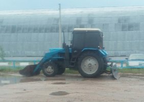 Как-то на трассе Липецк-Хлевное дорогу копал экскаватор жёлтый, импортный, весь по кругу тонированный чёрной плёнкой)))