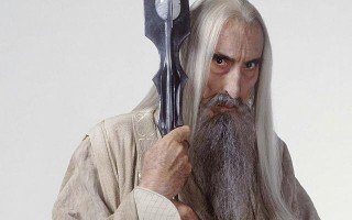 Как сразу возникла такая ассоциация, так и не пропадает. 
Нихрена себе, кто то Сарумана чпокает