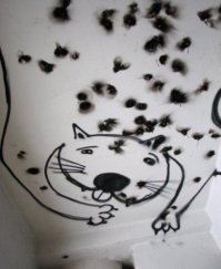 Пенсионер в Киеве украсил подъезд в стиле Барокко