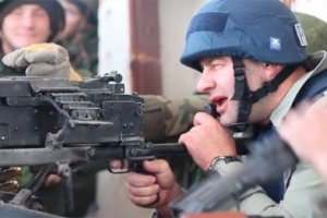 ага.стал по старше,игрушки стали по больше