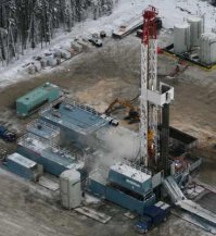 вот это вышка она же буровая (первая)
а это pump jack насос аля качалка (вторая)