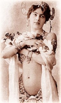 Мата Хари на работе