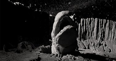 Еще похожие твари были в фильмах "Враг мой" и двух эпизодах "Звездных войн" (в пустыне у Джаббы Хатта и в астероиде огромный)