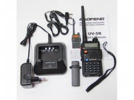 Радиостанция Baofeng UV-5R. Цена в районе 1.800 руб. Покупал на "Молотке". Кроме полиции поймал гаишников и кучу всяких прослушек. Обратил внимание, что с такими ходят ополченцы на Донбассе. Если будете брать другую модель, обязательно должна быть функция сканирования.