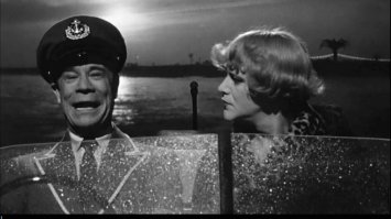 На съемочной площадке "В джазе только девушки"