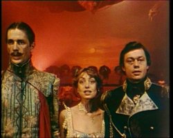 дык, конечно все это здорово,но с усатку предпочитаю наши музыкальные фильмы и мультфильмы, некоторые из их если и не собрали таких супер доходов как "призрак оперы" или пресловутые "кошки", но зато любимы и известны на большей части суши нашей планеты, а уж количество народу их просмотревших заткнет за пояс любой мюзикл...клят, да одна "свадьба в малиновке" легко составит конкуренцию всему выше перечисленному...,а культовые "бременские музыканты"? замет те в детстве мы подвываем песенки не из "шербурских зонтиков" воем "улыбку" "крошки енота";)...опять же по пьяни наши люди рыдают под "Юнону и Авось"